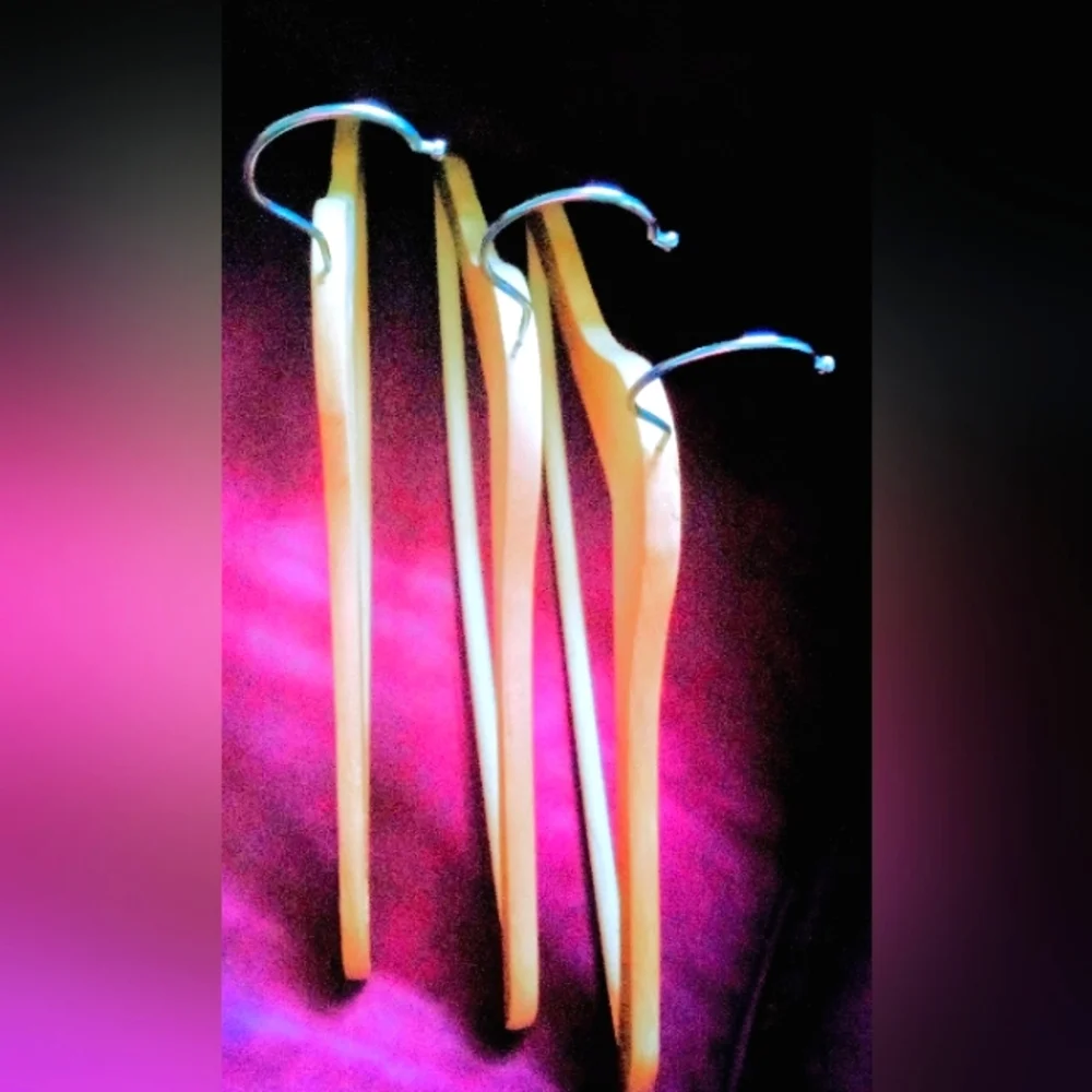 🤎 Set of 3 Blonde Wood Clothes Hangers
